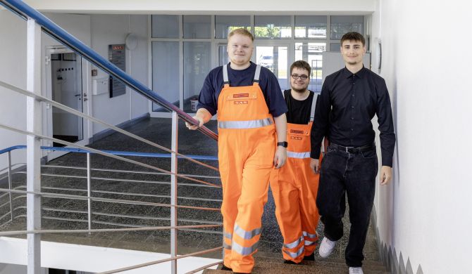 Drei neue Azubis bei der SAS Schwerin, Foto: maxpress/srk